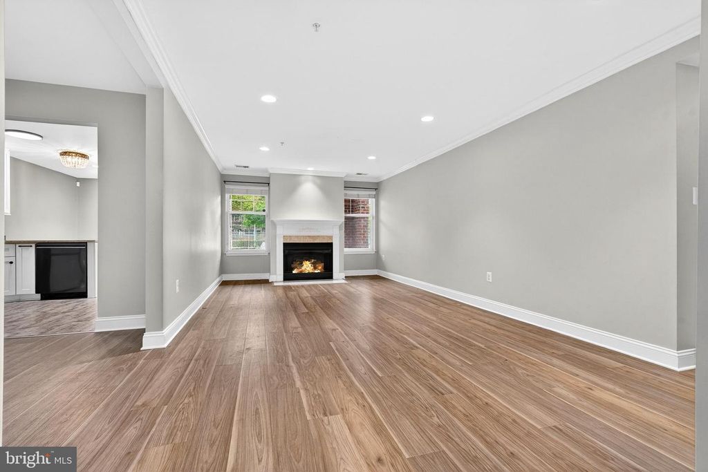 Image 9 of property listing at 4500 CHAUCER WAY #101, Owings Mills, MD 21117