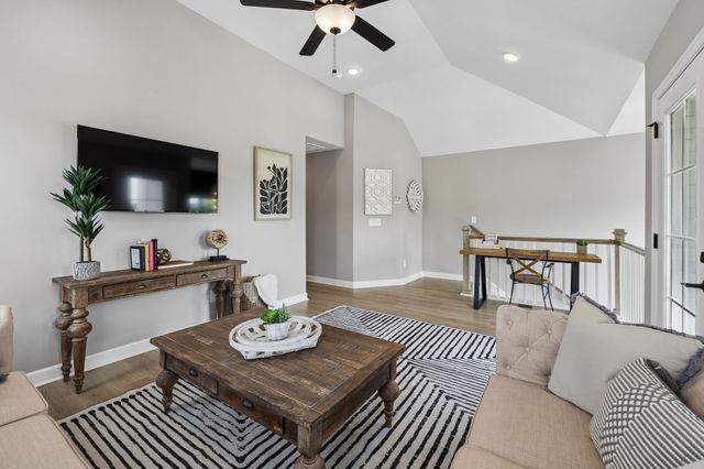 233 Champaign Pvt Drive, Hendersonville, TN 37075