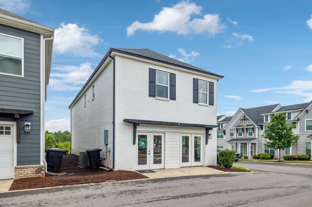 233 Champaign Pvt Drive, Hendersonville, TN 37075