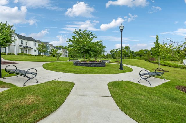 233 Champaign Pvt Drive, Hendersonville, TN 37075