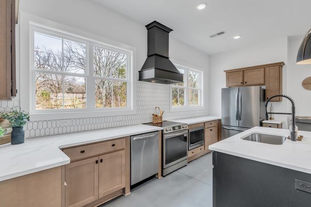 233 Champaign Pvt Drive, Hendersonville, TN 37075