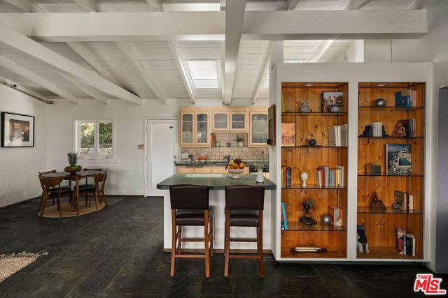 7272 Caverna Drive, Los Angeles, CA 90068