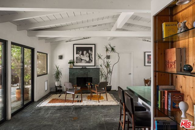 7272 Caverna Drive, Los Angeles, CA 90068