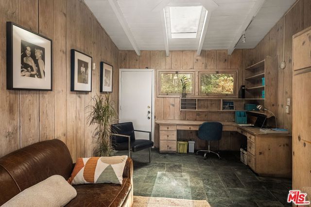 7272 Caverna Drive, Los Angeles, CA 90068