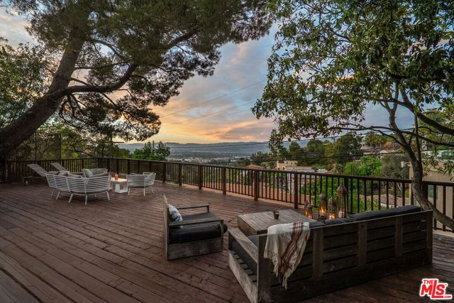 7272 Caverna Drive, Los Angeles, CA 90068