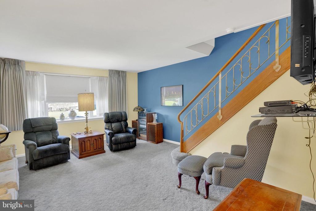 1243 STANWOOD ST, PHILADELPHIA, PA 19111 — photo 3