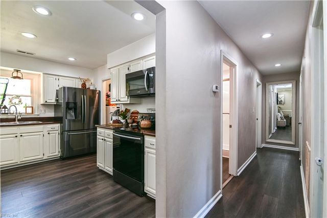 932 Bowling Green TRL, Chesapeake, VA 23320