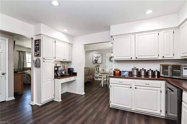 932 Bowling Green TRL, Chesapeake, VA 23320