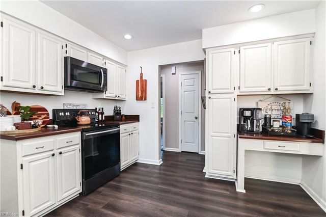 932 Bowling Green TRL, Chesapeake, VA 23320