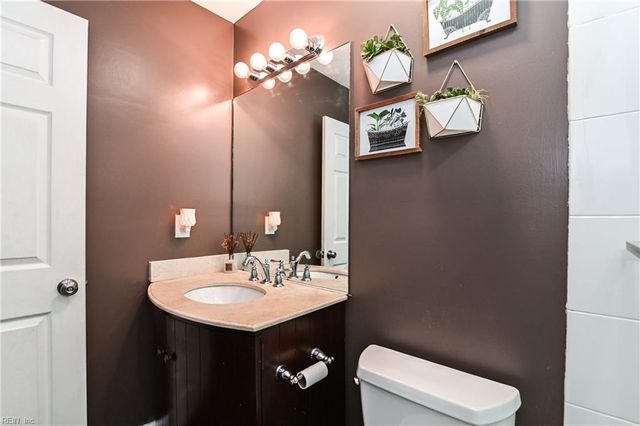 932 Bowling Green TRL, Chesapeake, VA 23320