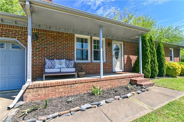 932 Bowling Green TRL, Chesapeake, VA 23320