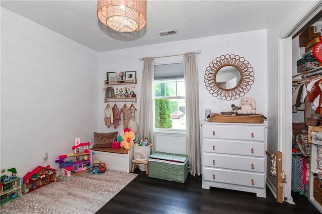 932 Bowling Green TRL, Chesapeake, VA 23320