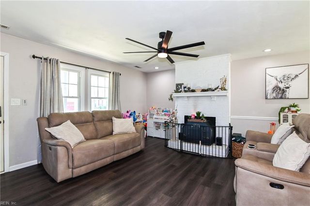 932 Bowling Green TRL, Chesapeake, VA 23320