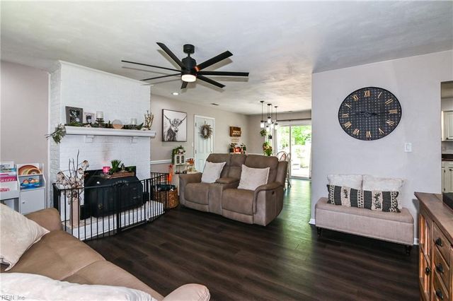 932 Bowling Green TRL, Chesapeake, VA 23320