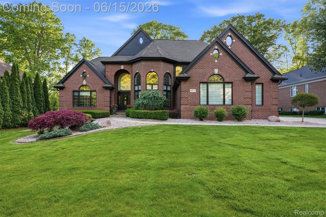 56173 Parkview Drive, Shelby Charter Township, MI 48316