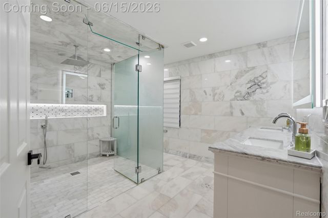 56173 Parkview Drive, Shelby Charter Township, MI 48316