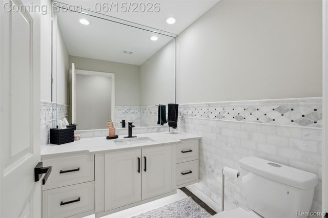 56173 Parkview Drive, Shelby Charter Township, MI 48316