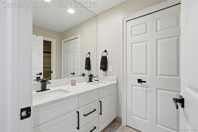 56173 Parkview Drive, Shelby Charter Township, MI 48316