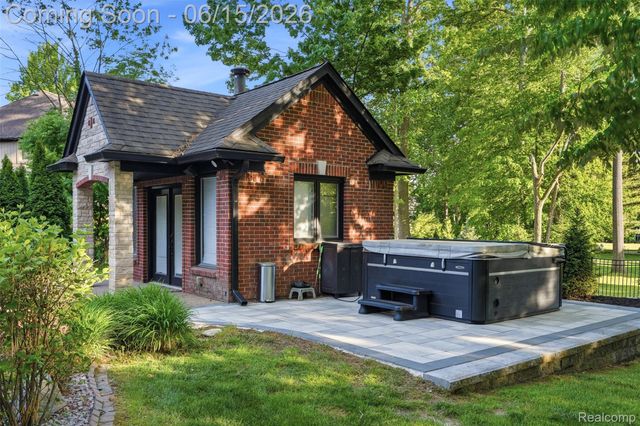 56173 Parkview Drive, Shelby Charter Township, MI 48316