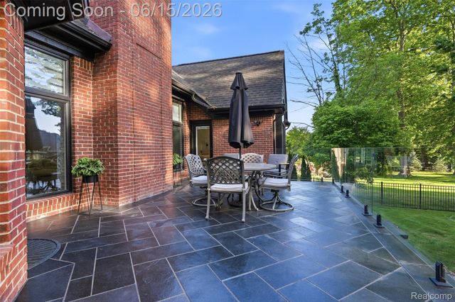 56173 Parkview Drive, Shelby Charter Township, MI 48316