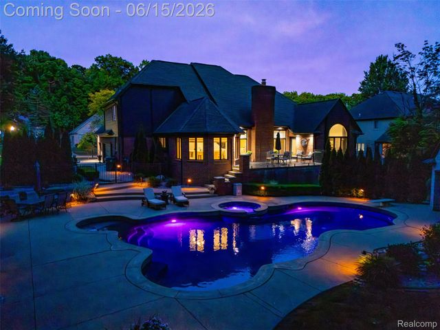 56173 Parkview Drive, Shelby Charter Township, MI 48316