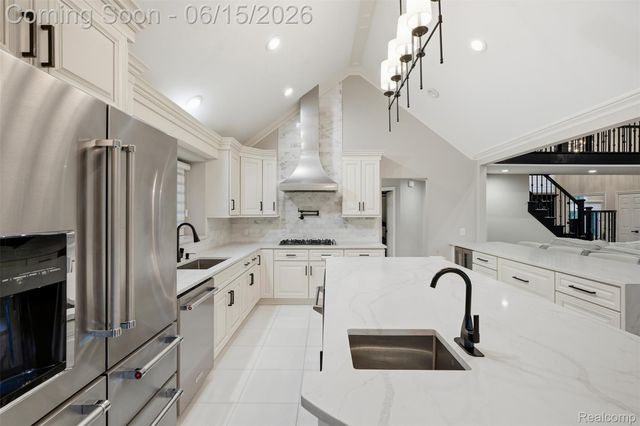 56173 Parkview Drive, Shelby Charter Township, MI 48316