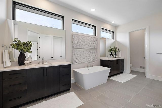 49588 Villa Drive, Novi, MI 48374