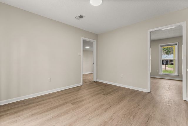 8193 CEDARBROOK DR, Southaven, MS 38671