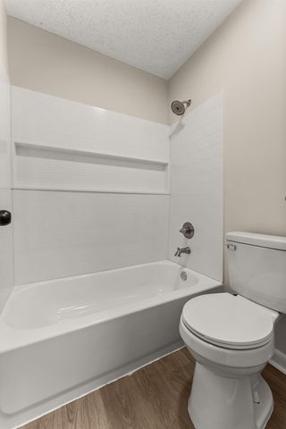 8193 CEDARBROOK DR, Southaven, MS 38671