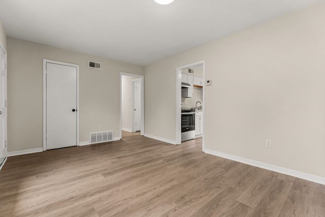 8193 CEDARBROOK DR, Southaven, MS 38671