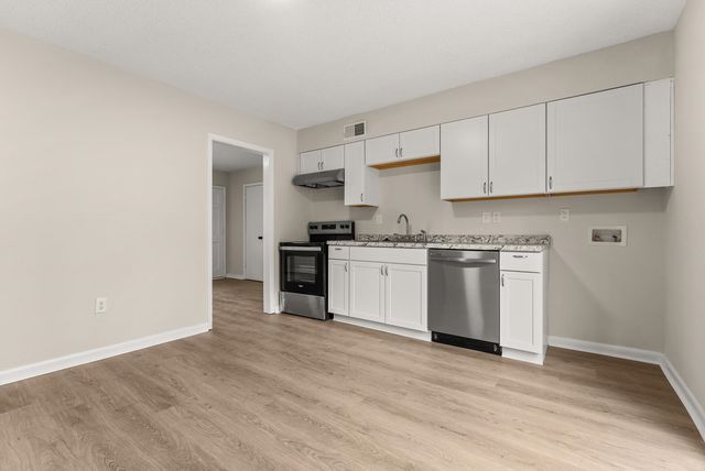 8193 CEDARBROOK DR, Southaven, MS 38671