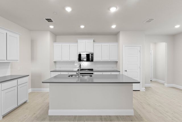 1963 Gentle Oak Trail, Corinth, TX 76210