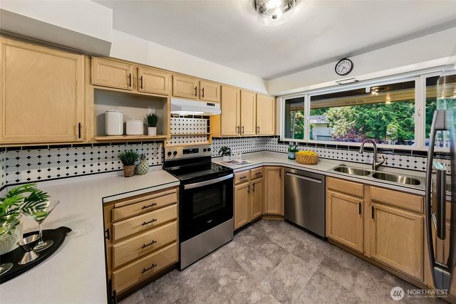 1108 NE 106th Street, Seattle, WA 98125