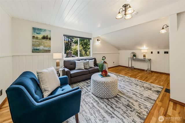 1108 NE 106th Street, Seattle, WA 98125