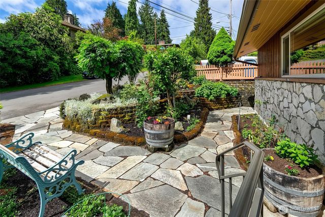 1108 NE 106th Street, Seattle, WA 98125
