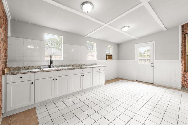 4111 Surreydon Drive, Houston, TX 77014