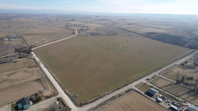 9449 Brill Rd, Emmett, ID 83617