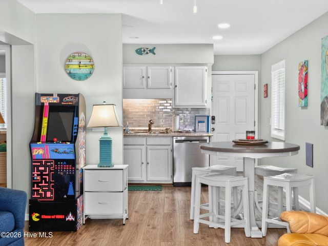 115 Carolina Beach Avenue S Unit 301, Carolina Beach, NC 28428