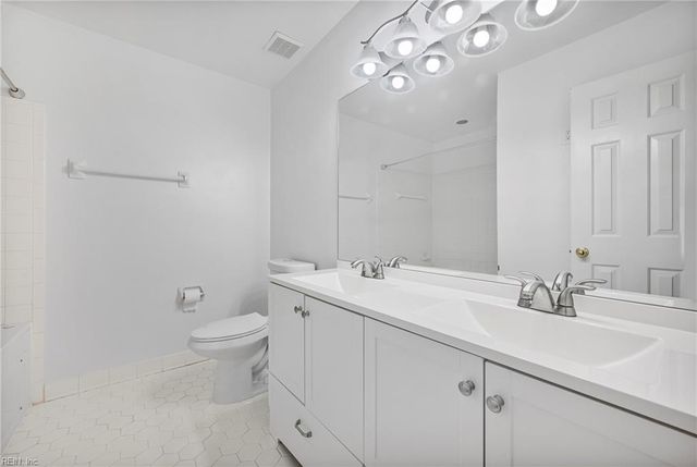 104 Camden Way Apt G, Yorktown, VA 23693