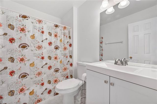 104 Camden Way Apt G, Yorktown, VA 23693