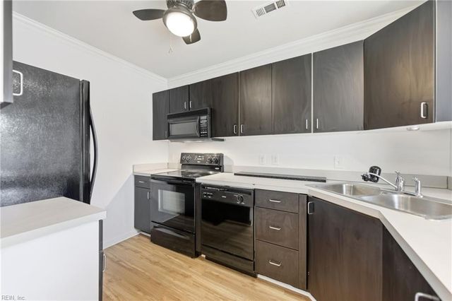 104 Camden Way Apt G, Yorktown, VA 23693