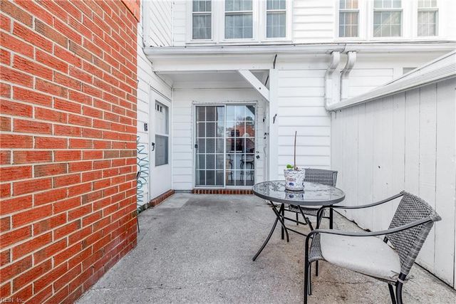 104 Camden Way Apt G, Yorktown, VA 23693