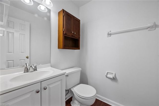 104 Camden Way Apt G, Yorktown, VA 23693