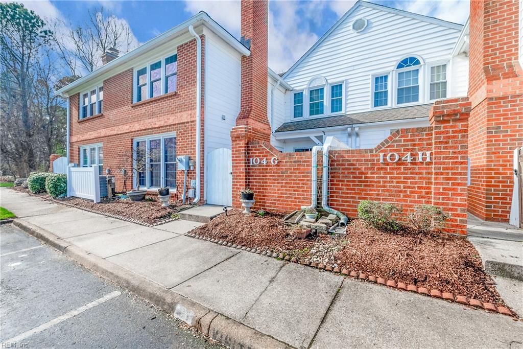 104 Camden Way Apt G, Yorktown, VA 23693