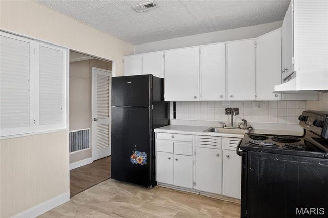 9710 Lanier Drive, Moline Acres, MO 63136