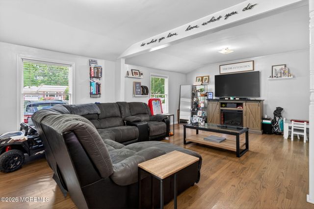 32 Brookside Drive, Howell, NJ 07731