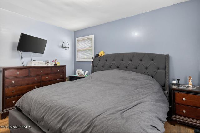 32 Brookside Drive, Howell, NJ 07731