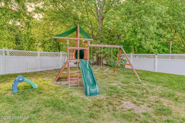 32 Brookside Drive, Howell, NJ 07731