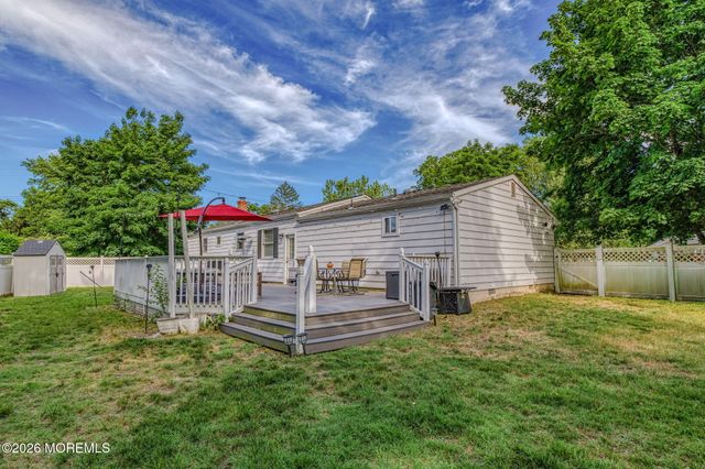32 Brookside Drive, Howell, NJ 07731