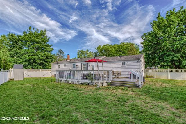 32 Brookside Drive, Howell, NJ 07731